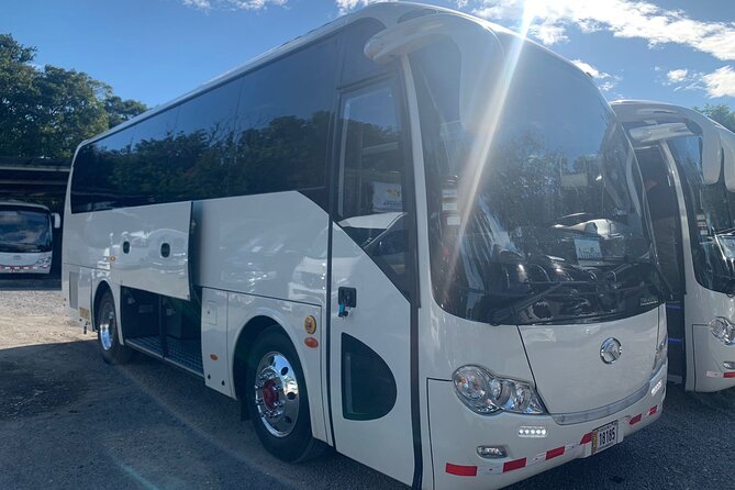 Private Transportation From Liberia Airport to Tamarindo - Vehicle Amenities