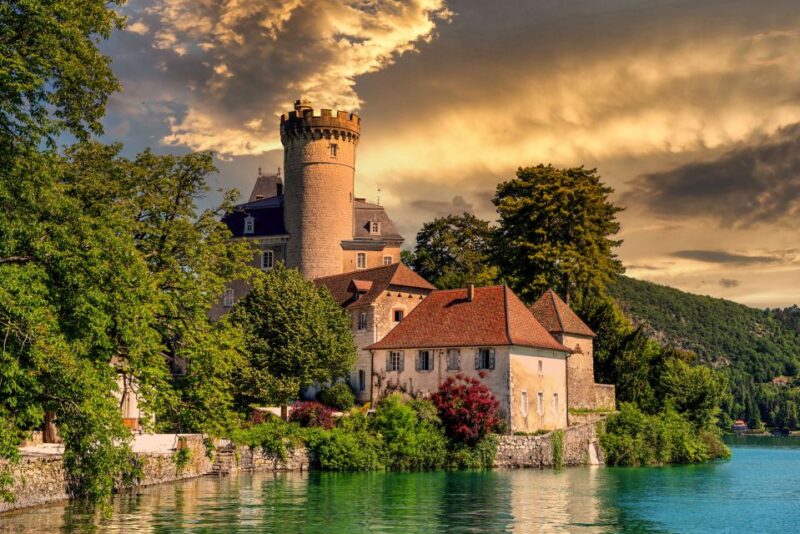 Private Trip From Geneva to Annecy in France - Palais De Lîle and Its History