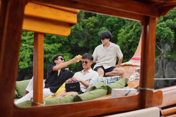 Private Trip to Coral &Maiton by Luxury Long Tail Boat - Customizable Experience