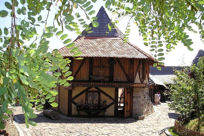 Private Trip to Village of Old Masters - Meeting and Pickup