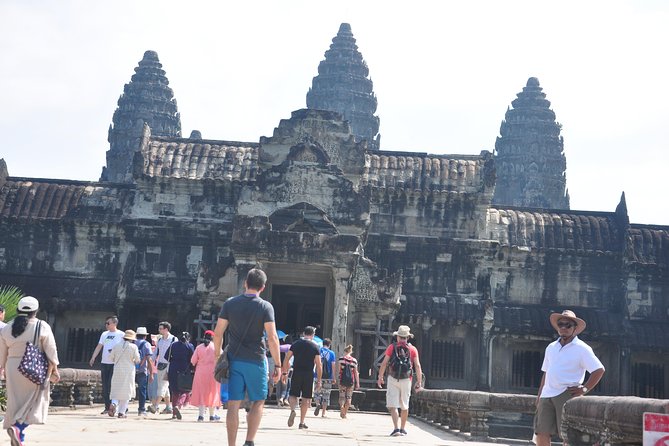 Private TUK-TUK Tour: Angkor Wat + Lady Temple - Pickup Information