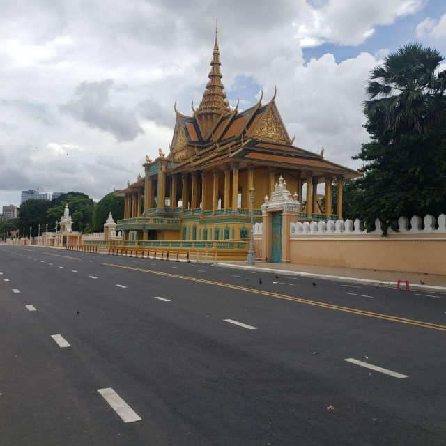 Private Two Day Trip in Phnom Penh City, Cambodia - Wat Phnom Temple