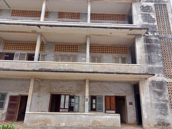 Private Two Day Trip in Phnom Penh City, Cambodia - Choeng Ek Killing Fields