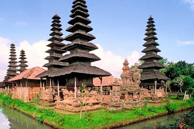 Private Ubud Day Trip With Handicrafts Shopping - Attraction Highlights: Sacred Monkey Forest