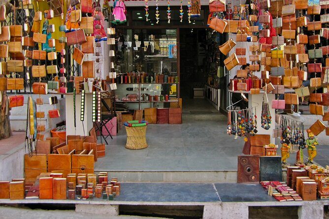 Private Udaipur Shopping Tour with Pickup & Drop-off - An In-Depth Look at the Tour Itinerary