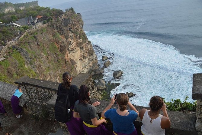 Private Uluwatu Temple and Kecak Fire Dance Evening Tour in Jimbaran Bay - Dress Code and Accessibility