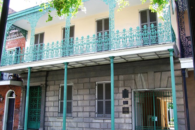 Private Urban Plantation and French Quarter Walking Tour - Key Points
