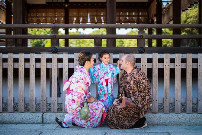 Private Vacation Photography Session With Local Photographer in Kyoto - Meeting and Pickup
