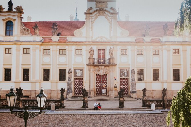 Private Vacation Photography Session With Local Photographer in Prague - Customer Feedback and Guarantee