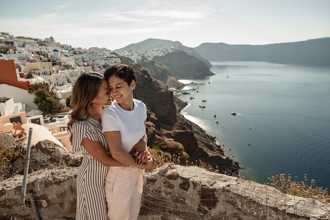 Private Vacation Photography Session With Local Photographer in Santorini - Meeting and Logistics