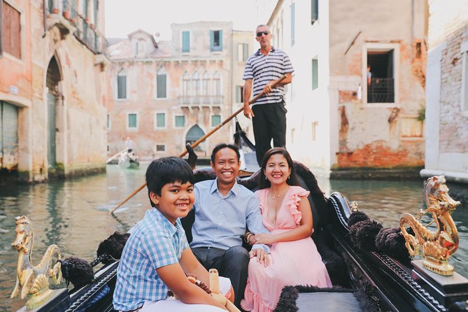 Private Vacation Photography Session With Local Photographer in Venice - Booking and Meeting Information