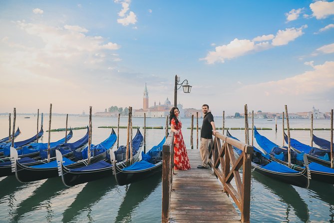 Private Vacation Photography Session With Local Photographer in Venice - Navigating the Picturesque Locations