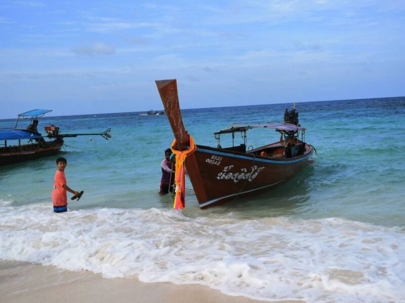 Private Van Transfer From Hatyai Airport to Pabara Pier - Key Points