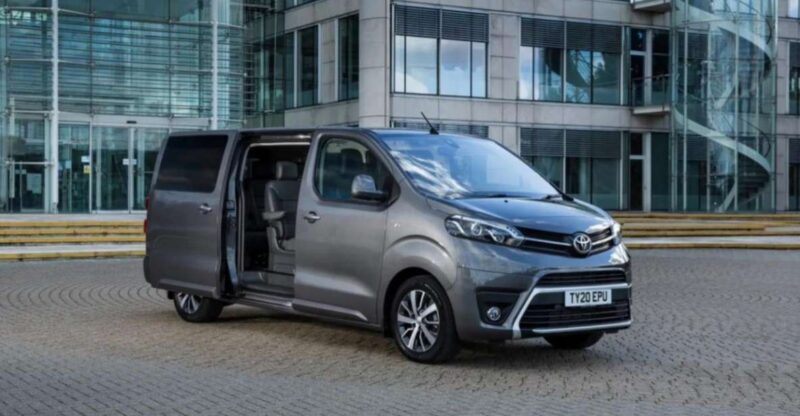 Private Van Transfer From Salzburg to Hallstatt One Way 1h - Included in the Transfer