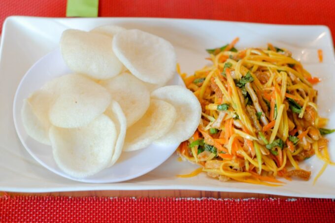 Private Vegan Food Tour By Scooter in Ho Chi Minh City - Making New Friends