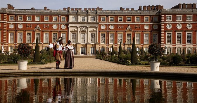 Private Vehicle To Hampton Court Palace From London With Admission Tickets - Getting to Hampton Court Palace