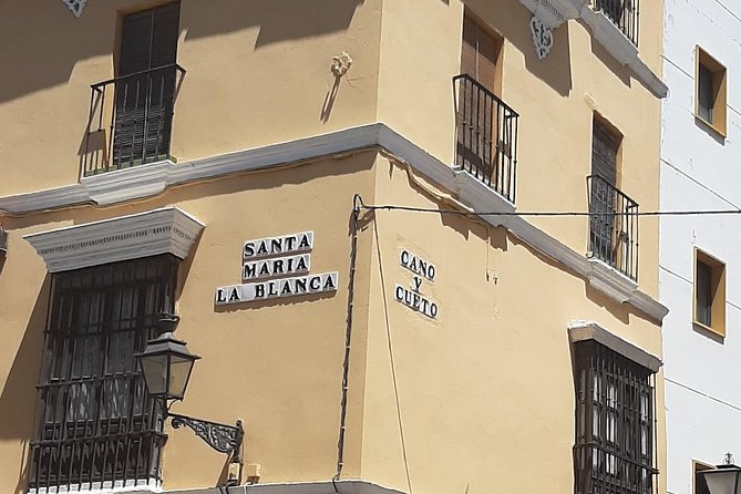 Private Visit to the Jewish Quarter of Seville (Sta. Cruz and San Bartolomé Neighborhoods) - Ideal for History and Culture Enthusiasts