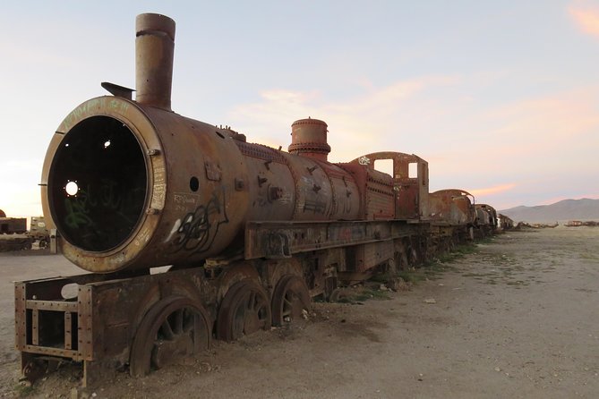 Private Visit to the Train Cemetery From Uyuni - Key Points