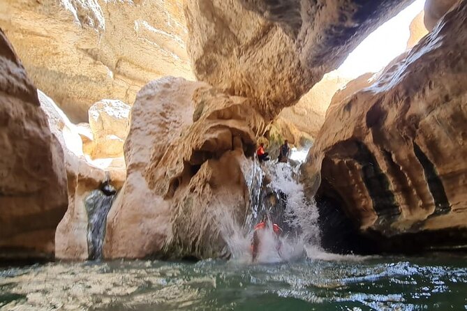 Private Wadi Shab - Bimmah Sinkhole - White Sand Beach - Full Day Tour - What to Bring and Wear