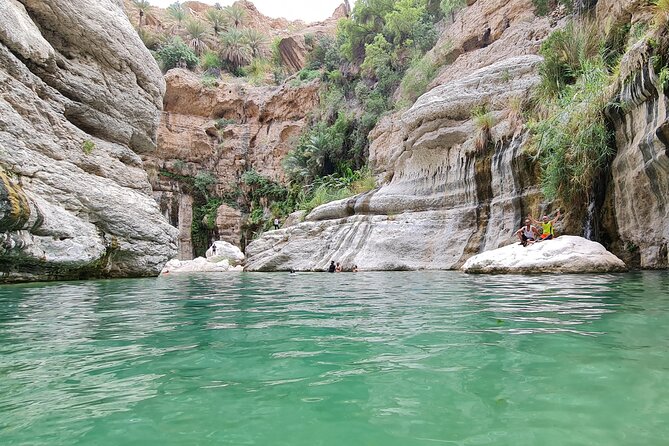 Private Wadi Tiwi - Bimmah Sinkhole - White Sand Beach - Full Day Tour - Discovering White Sands or Fins Beach