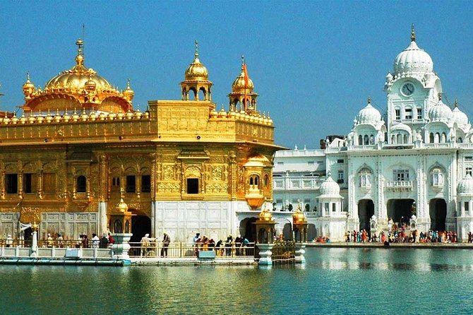 Private Wagah Border Drama and the Golden Temple With Transfer - Key Attractions