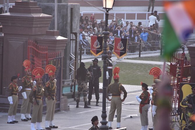Private Wagah Border Drama and the Golden Temple With Transfer - Wagah Border Ceremony