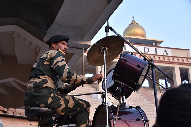 Private Wagah Border Drama and the Golden Temple With Transfer - Cultural Immersion