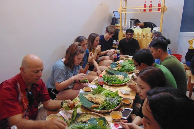 Private Walking Food Tour With Local Students - Connecting With Vendors