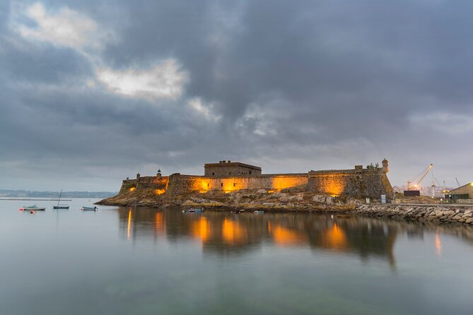 Private Walking Tour Around Coruña With Beer or Wine - Meeting and Ending Points