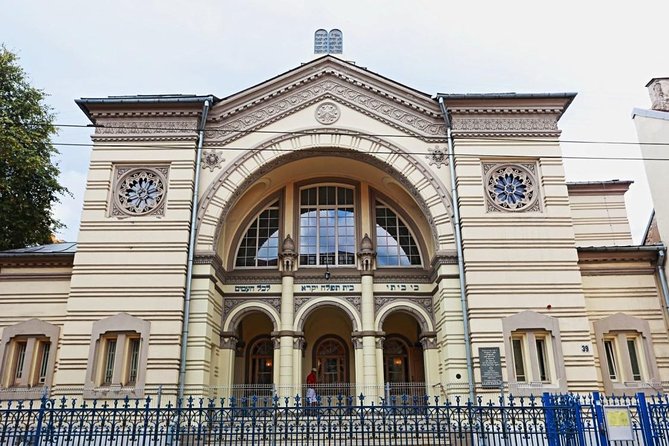 Private Walking Tour Around Jewish Vilnius | With a Local Litvak - Private Walking Tour