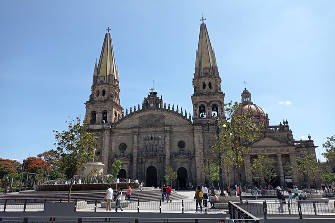 Private Walking Tour Guadalajara History and Murals With Guide - Accessibility Features
