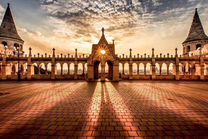 Private Walking Tour in Budapest in Dutch - Cancellation and Payment
