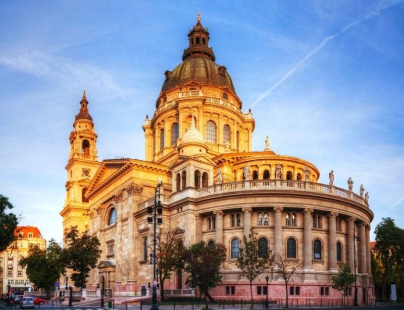 Private Walking Tour in Budapest in Dutch - UNESCO Historical Sites