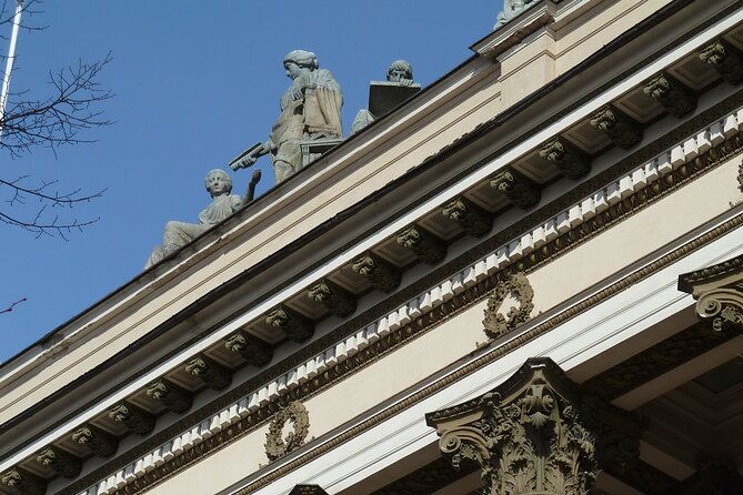 Private Walking Tour in Helsinki - Getting There