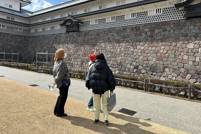 Private Walking Tour in Kanazawa With Local Guides - Kerokuen Garden Entrance Fee