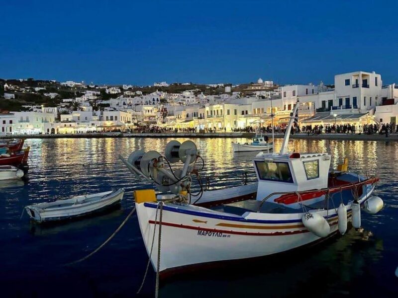 Private Walking Tour in Mykonos Town With a Local Guy - Sunset Stroll