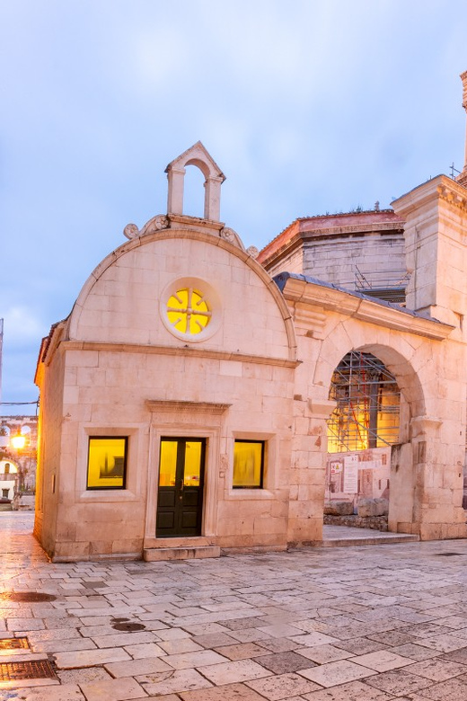 Private Walking Tour in Old Center Split With Licenced Guide - Good To Know