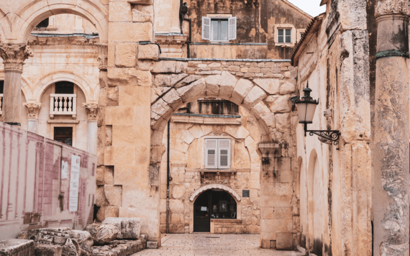 Private Walking Tour in Old Center Split With Licenced Guide - Meeting Point