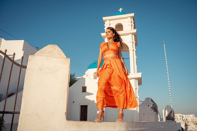 Private Walking Tour in Santorini With Personal Photographer - Tour Highlights and Inclusions