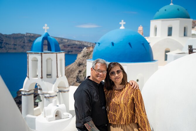 Private Walking Tour in Santorini With Personal Photographer - Meeting Point and Accessibility