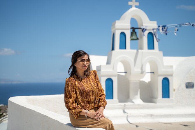 Private Walking Tour in Santorini With Personal Photographer - Capturing Stunning Santorini