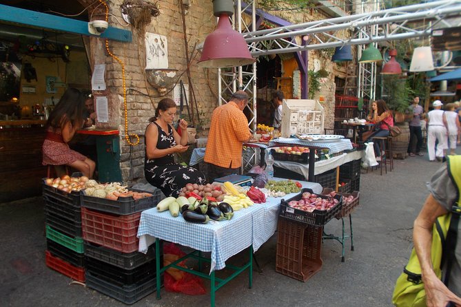 Private Walking Tour in Spanish of Budapest With Local Guide - Meeting and Pickup Options