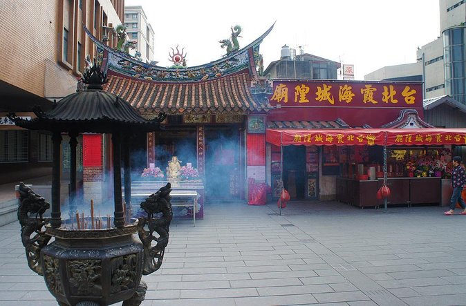 Private Walking Tour in Taipeis Vintage Dadaocheng - Good To Know
