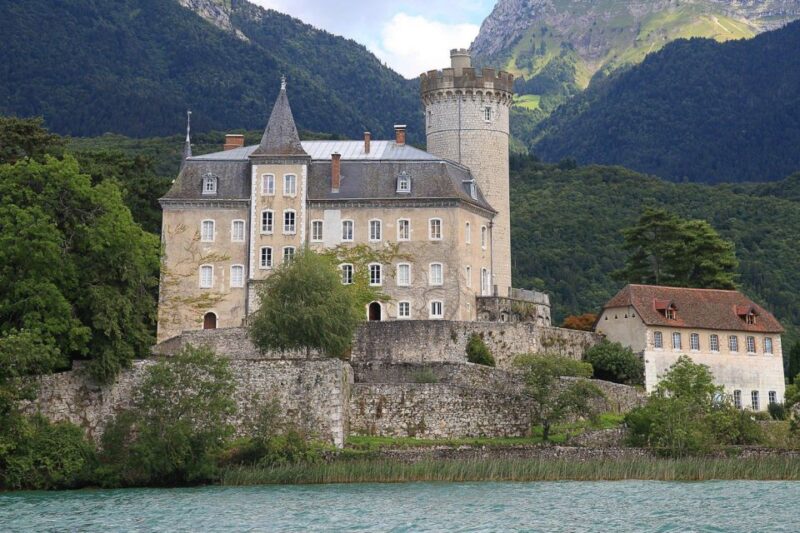Private Walking Tour of Annecys Historical Center - Inclusions