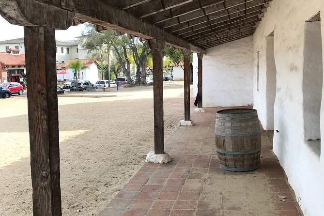Private Walking Tour of El Pueblo Viejo in Santa Barbara - Uncovering Murderous Mysteries