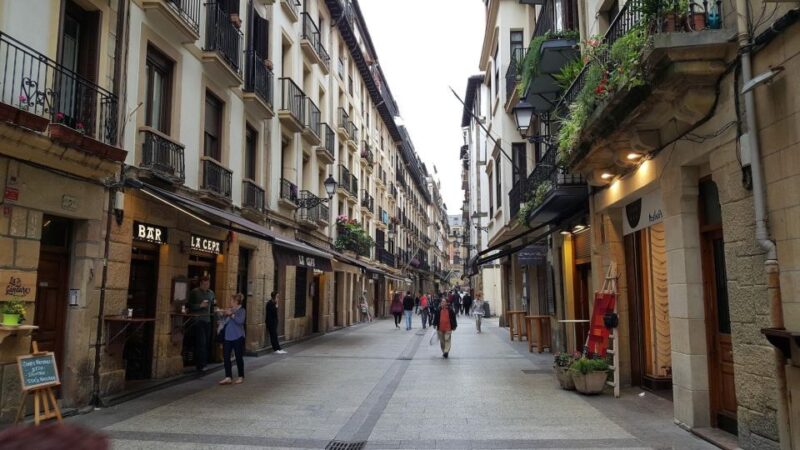 Private Walking Tour of Essential Spots of San Sebastian - Exploring La Concha Beach