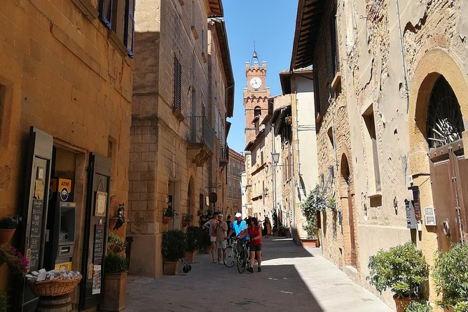 Private Walking Tour of Pienza With Licensed Tour Guide - Meeting and Pickup