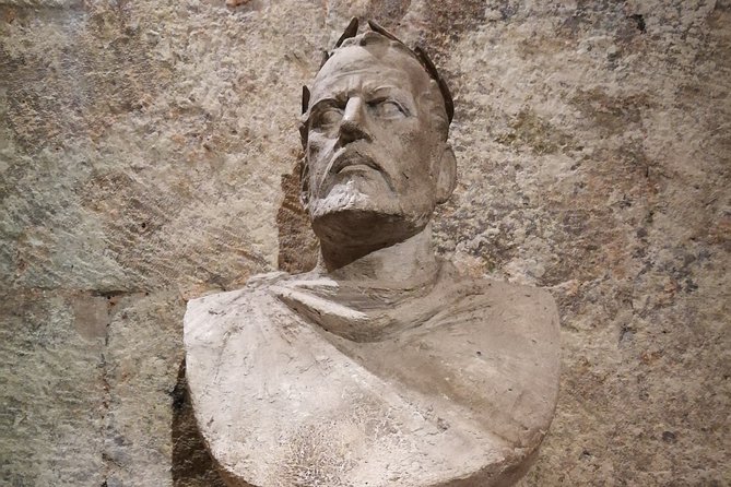 Private Walking Tour of Split With a Local - Grgur Ninski Statue and Riva Promenade