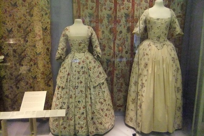 Private Walking Tour of the Victoria and Albert Museum - Museum Highlights