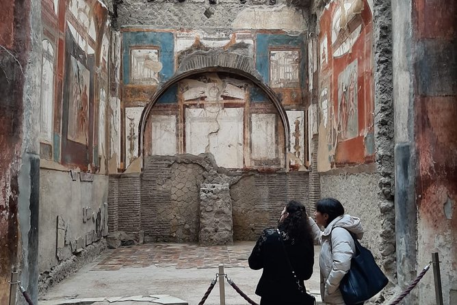 Private Walking Tour Through the Historical City of Herculaneum - Recommended Items for Visitors